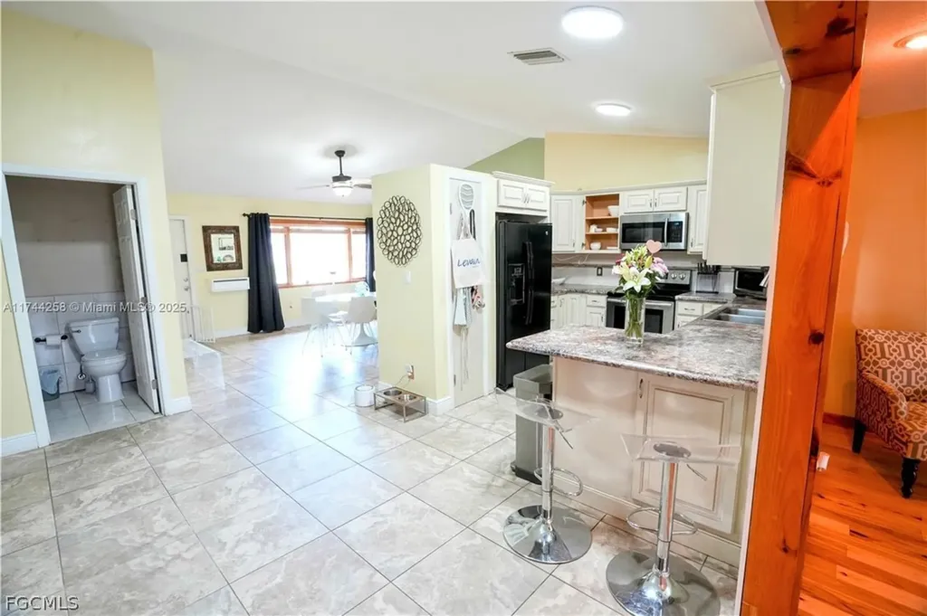 2304 SE 8th Terrace Cape Coral FL 33990