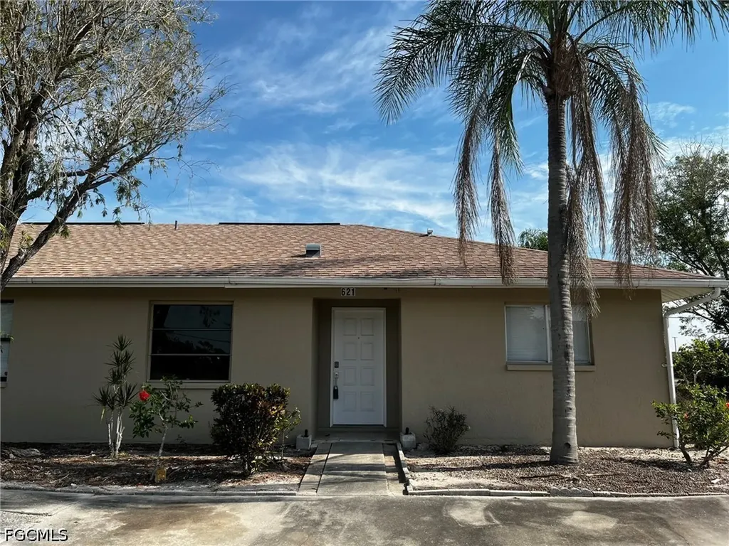 621 SW 3rd Street Cape Coral FL 33991