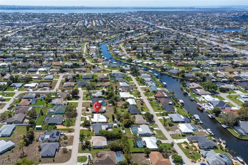 4212 SE 1st Court Cape Coral FL 33904
