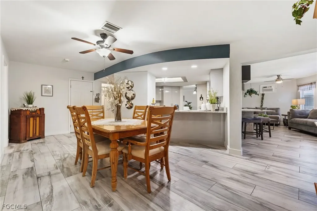 4212 SE 1st Court Cape Coral FL 33904