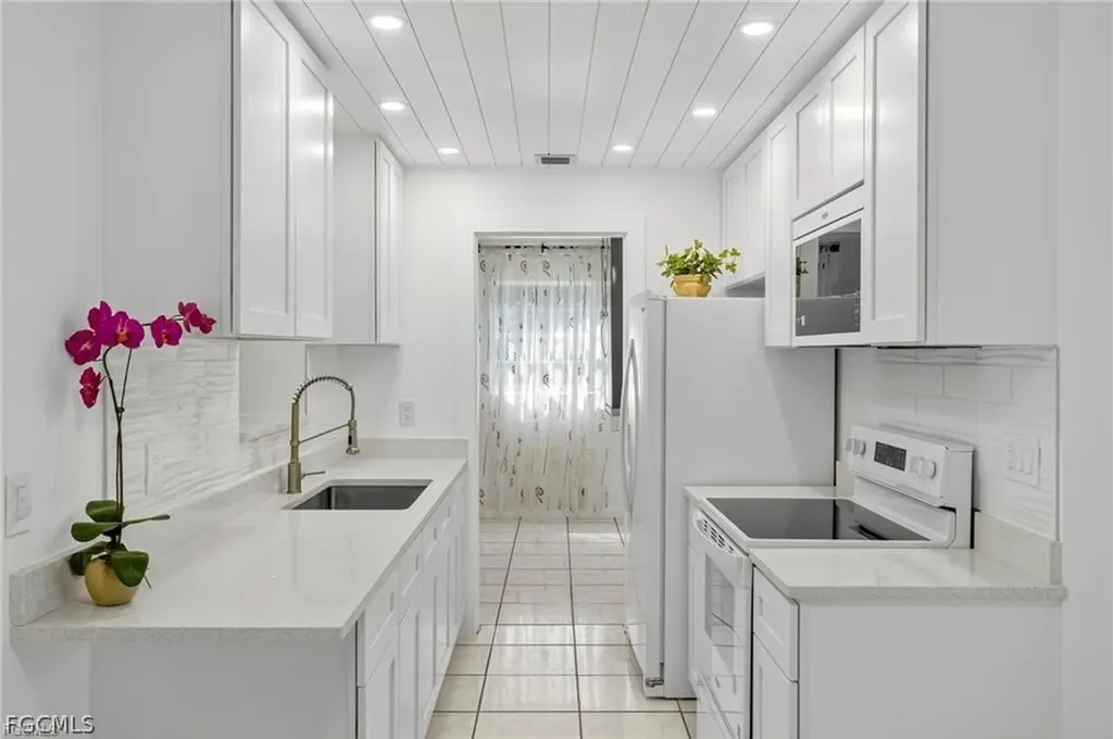 21 E Mariana Avenue North Fort Myers FL 33917