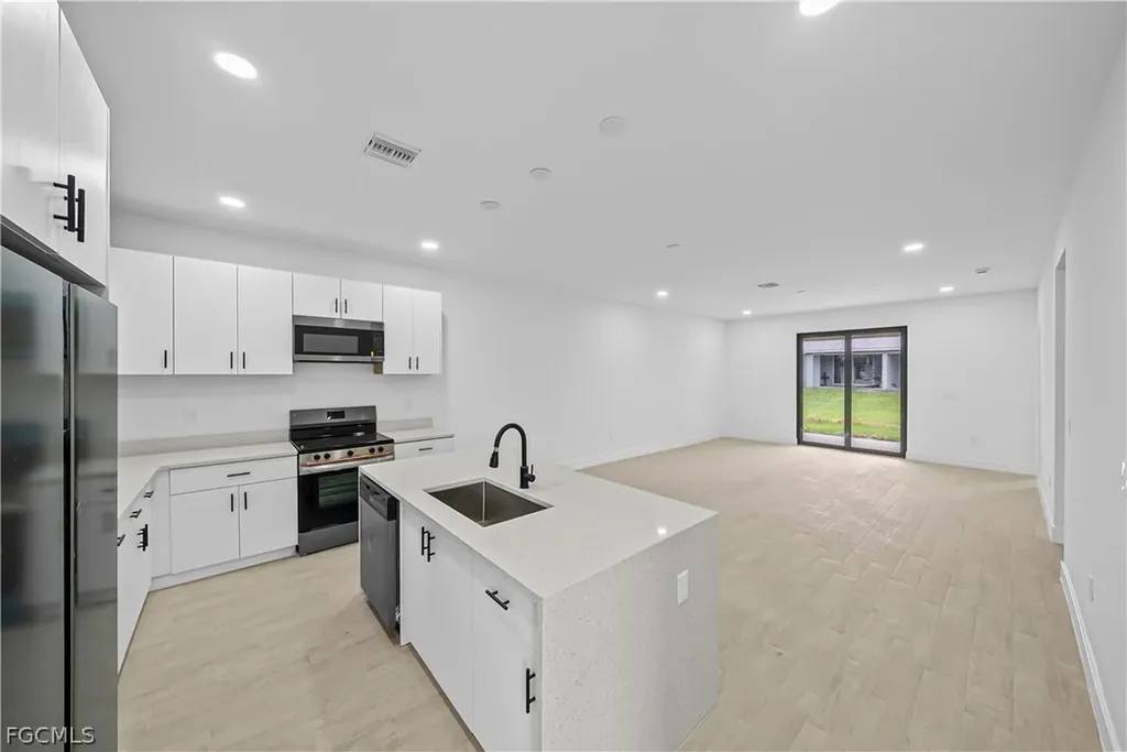 4733-4735 27th Street SW Lehigh Acres FL 33973