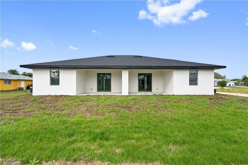 4733-4735 27th Street SW Lehigh Acres FL 33973