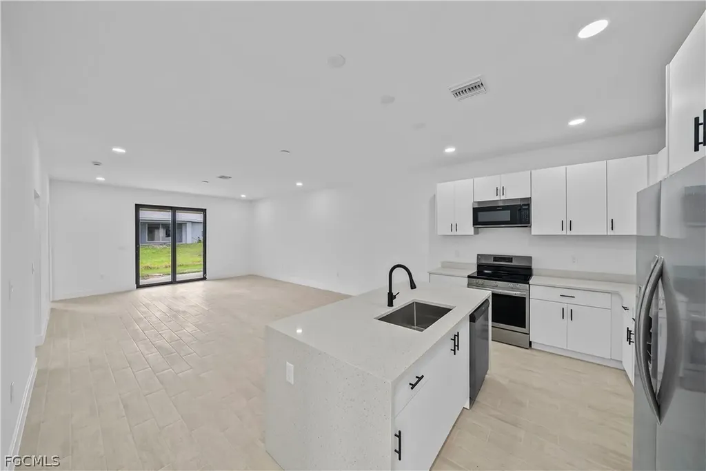 4733-4735 27th Street SW Lehigh Acres FL 33973