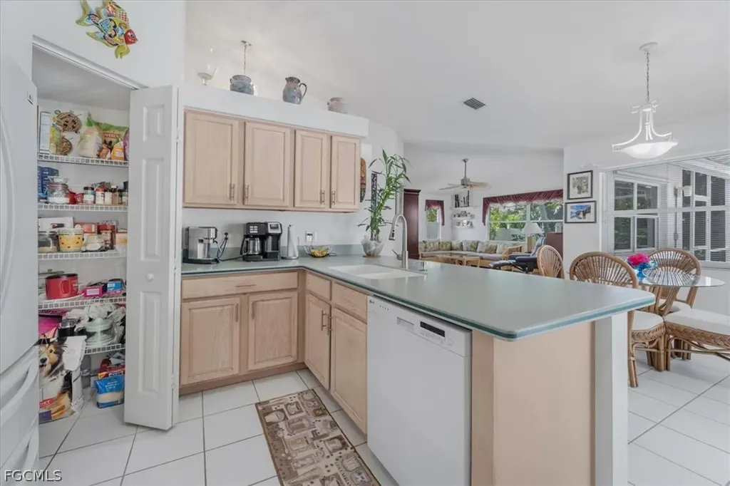 2516 SW 52nd Terrace Cape Coral FL 33914