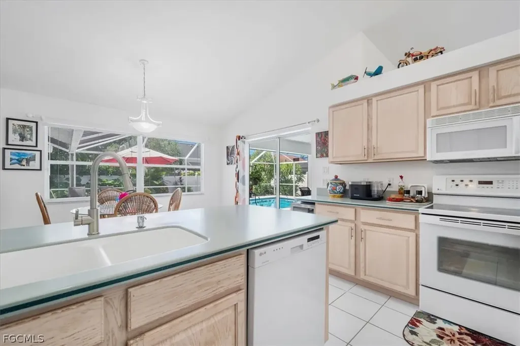 2516 SW 52nd Terrace Cape Coral FL 33914