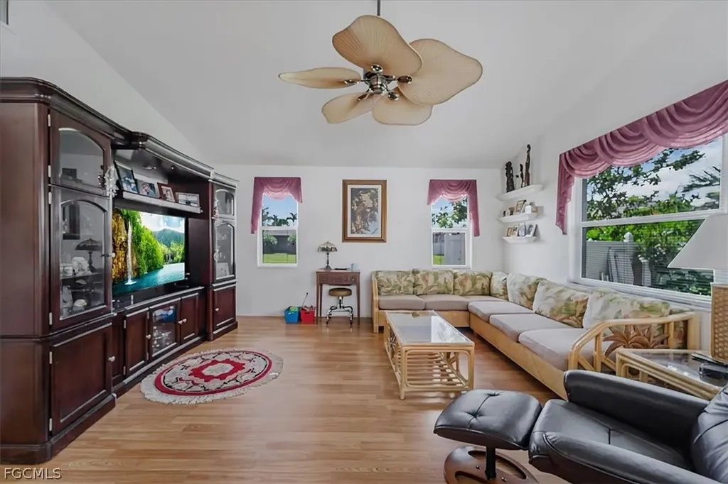 2516 SW 52nd Terrace Cape Coral FL 33914