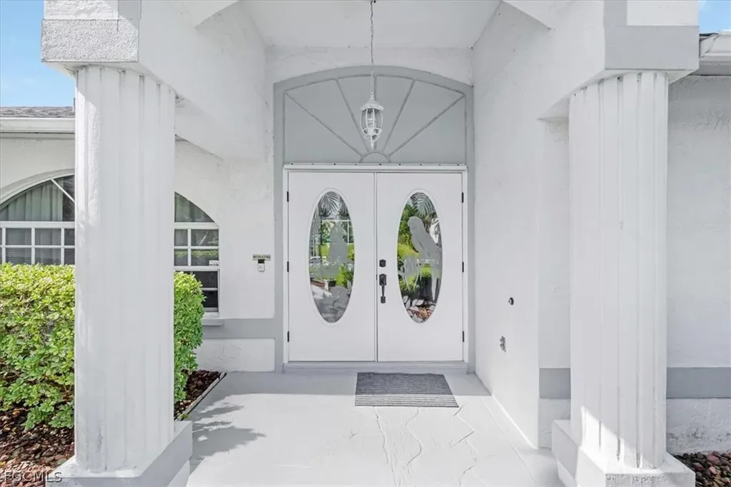 2516 SW 52nd Terrace Cape Coral FL 33914
