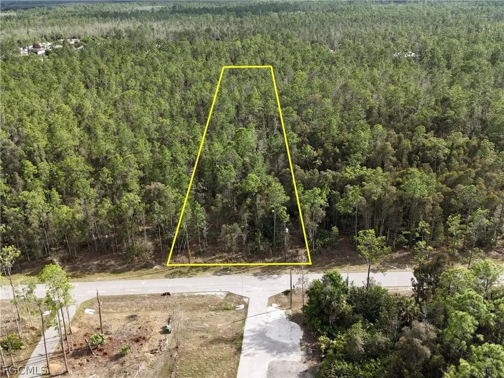 2ND Avenue NE Naples FL 34117