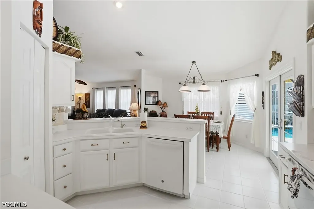 4417 SW 25th Place Cape Coral FL 33914
