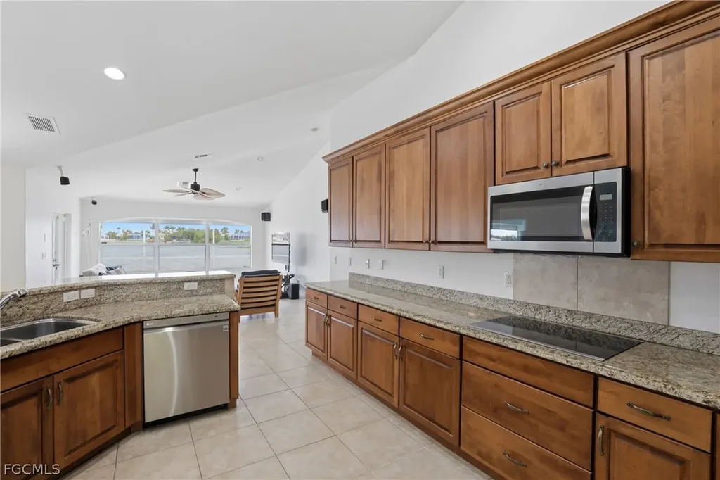 419 SW 12th Street Cape Coral FL 33991
