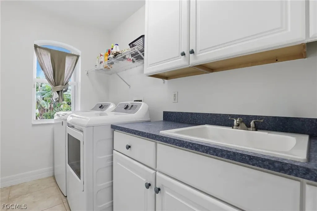 419 SW 12th Street Cape Coral FL 33991