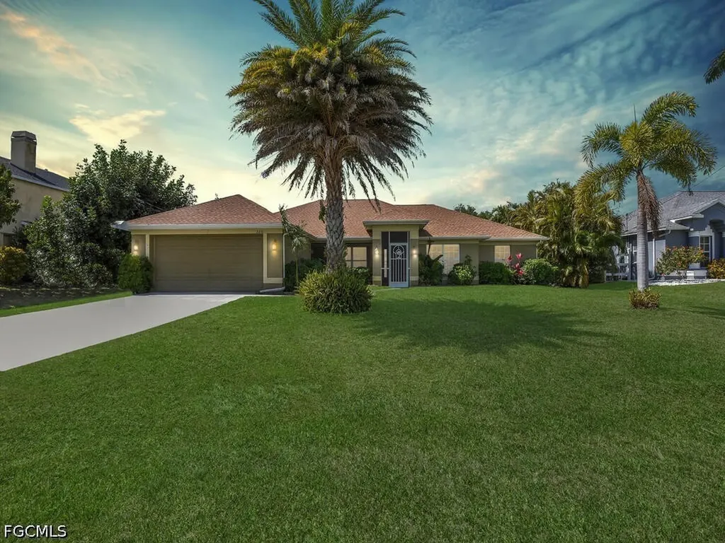 2216 SW 8th Court Cape Coral FL 33991