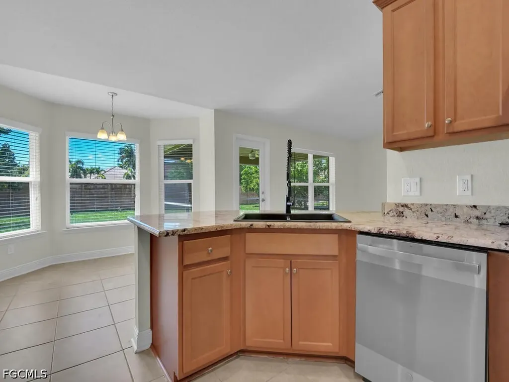2216 SW 8th Court Cape Coral FL 33991