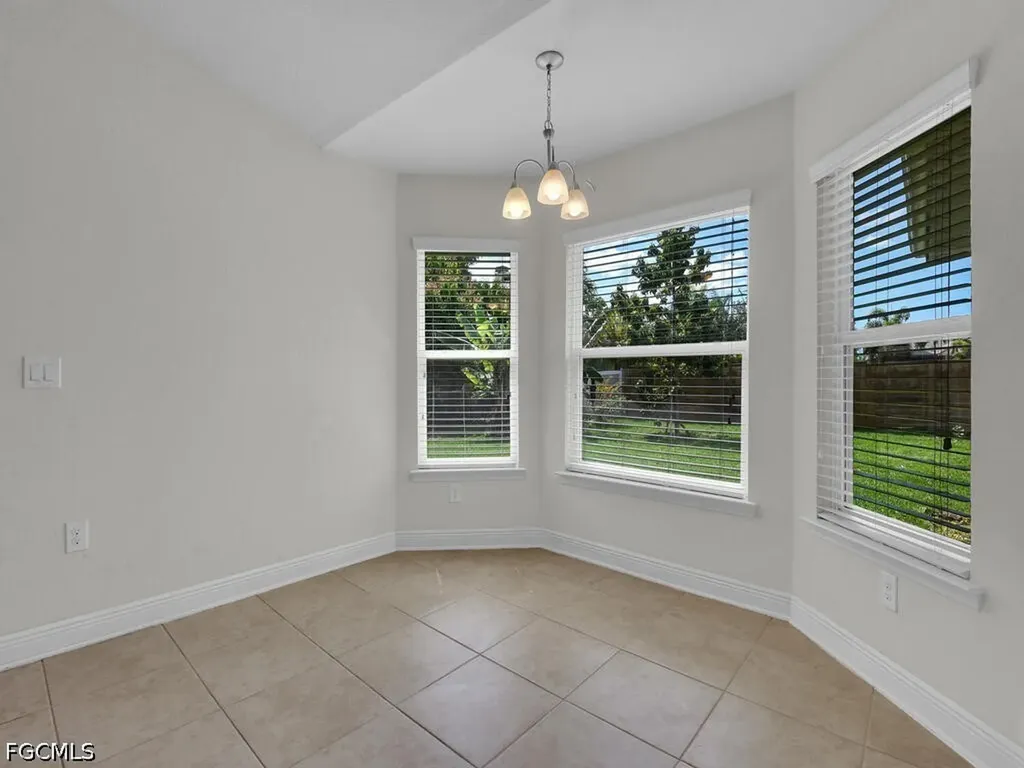 2216 SW 8th Court Cape Coral FL 33991