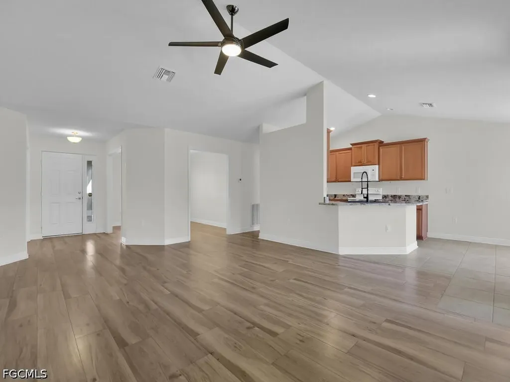 2216 SW 8th Court Cape Coral FL 33991