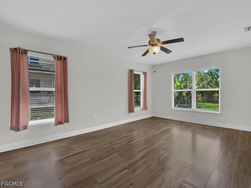 2216 SW 8th Court Cape Coral FL 33991