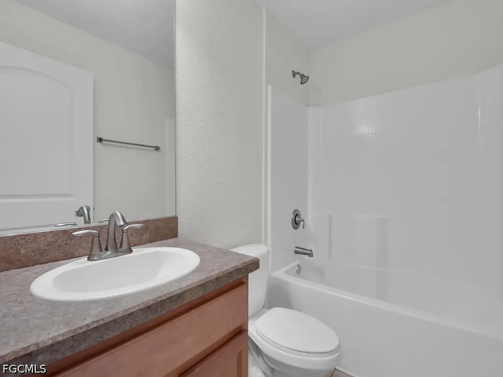2216 SW 8th Court Cape Coral FL 33991