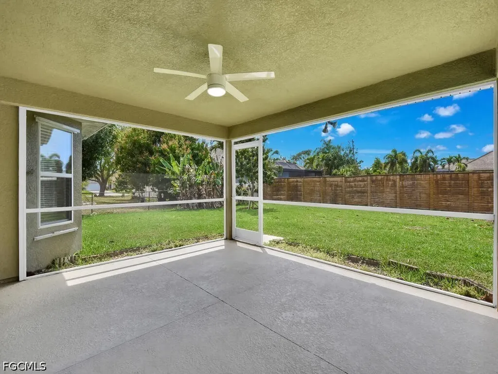 2216 SW 8th Court Cape Coral FL 33991