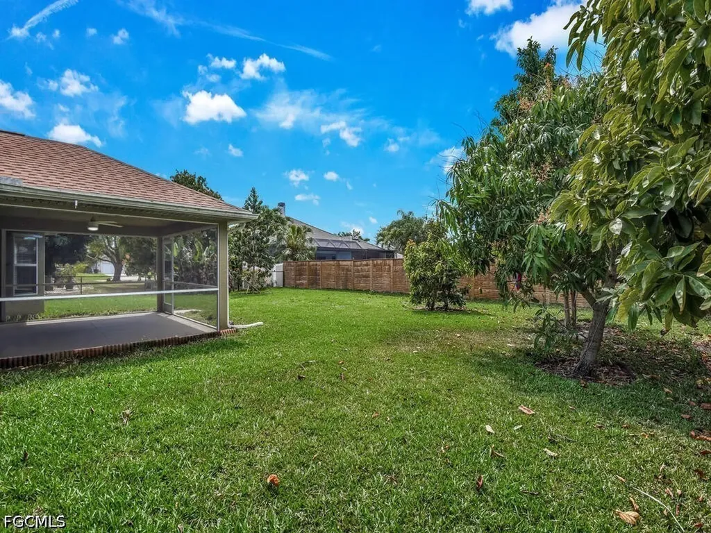 2216 SW 8th Court Cape Coral FL 33991