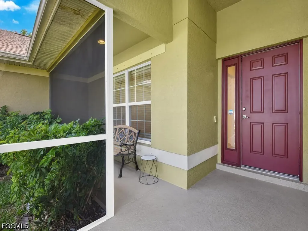 2216 SW 8th Court Cape Coral FL 33991