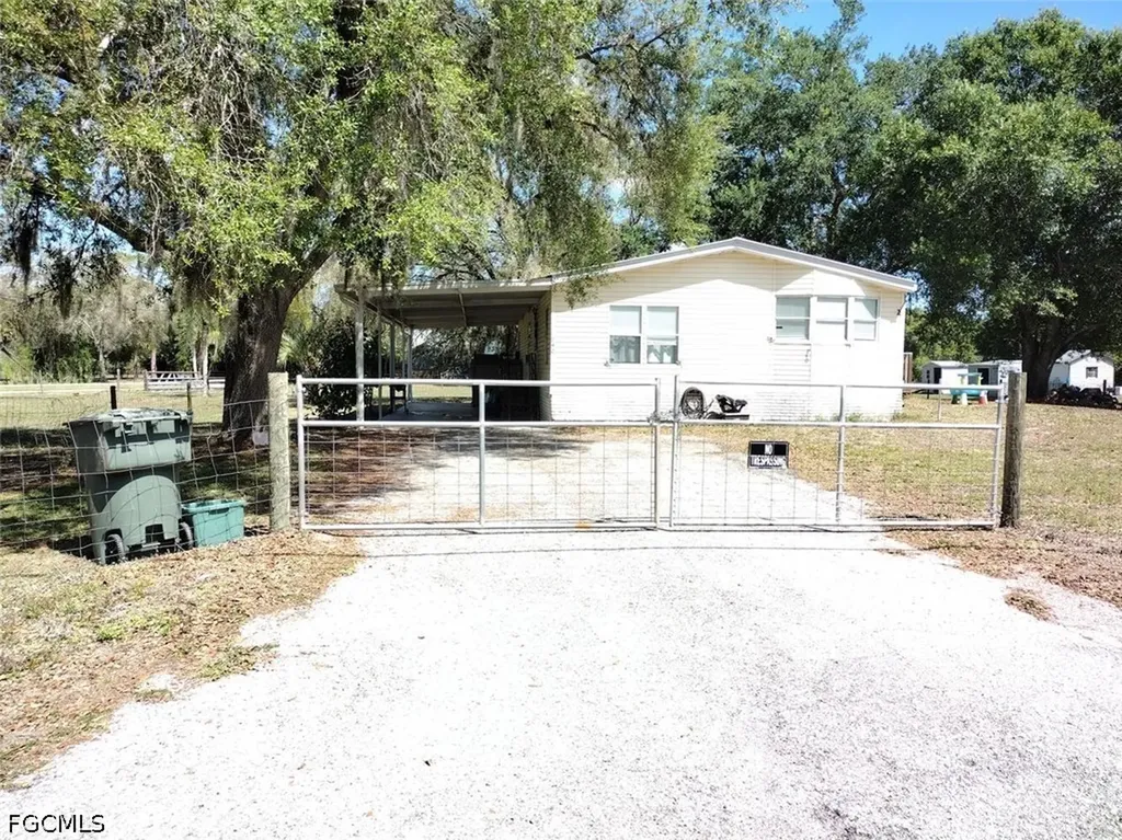 710 & 740 Evans Road Labelle FL 33935