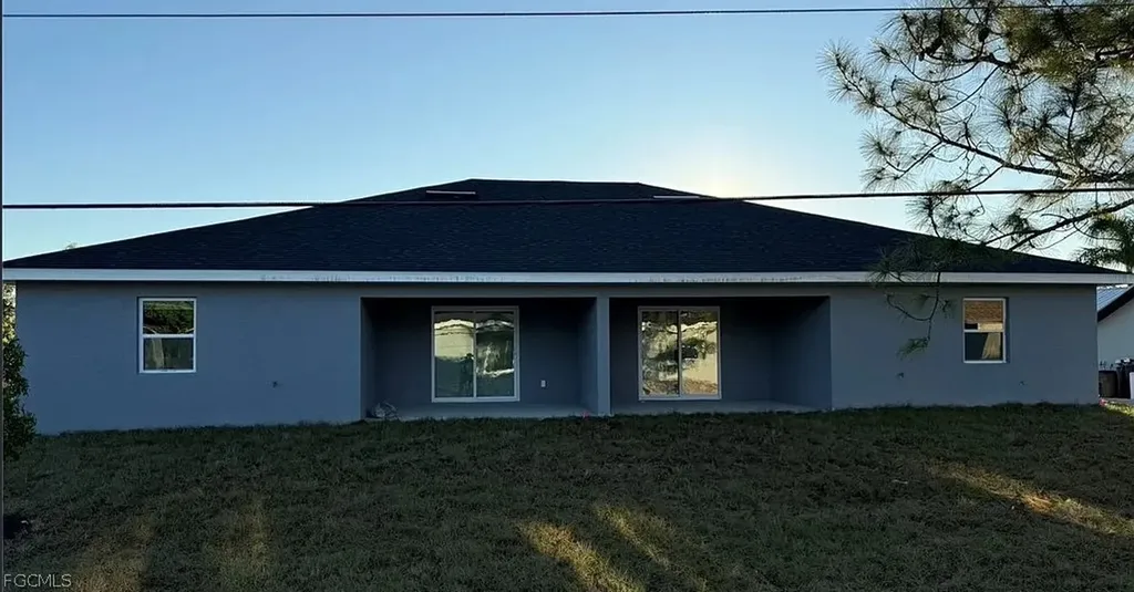4656-4658 28th Street SW Lehigh Acres FL 33973