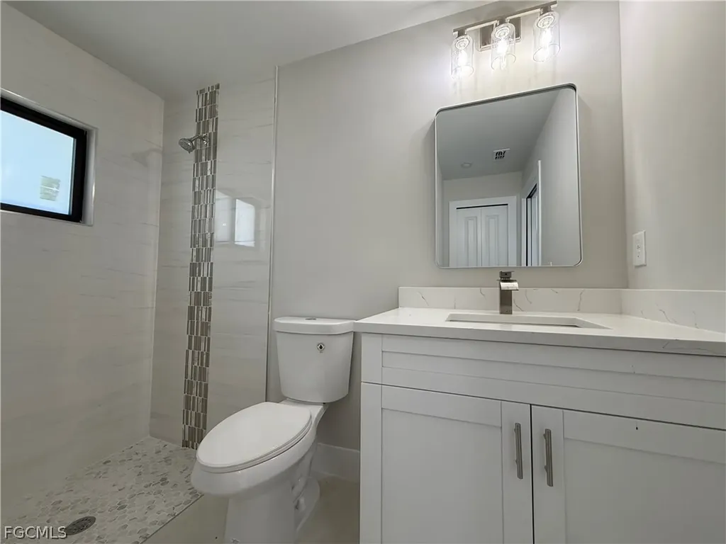 405-407 Chalet Avenue S Lehigh Acres FL 33974