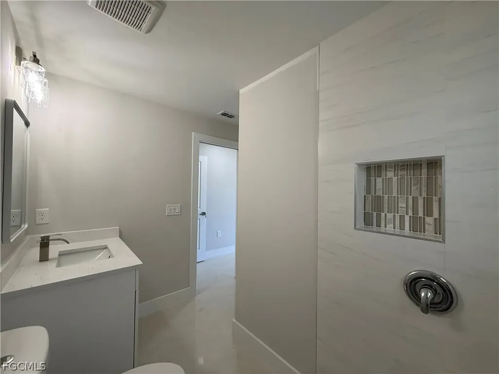 405-407 Chalet Avenue S Lehigh Acres FL 33974