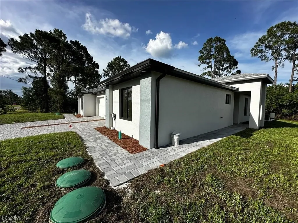405-407 Chalet Avenue S Lehigh Acres FL 33974