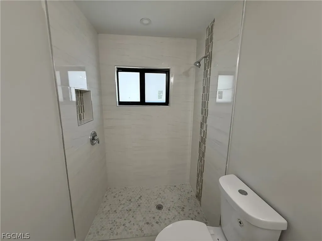 405-407 Chalet Avenue S Lehigh Acres FL 33974