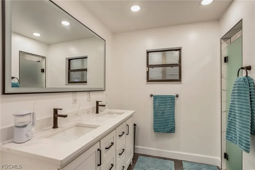 1209 SE 19th Street Cape Coral FL 33990