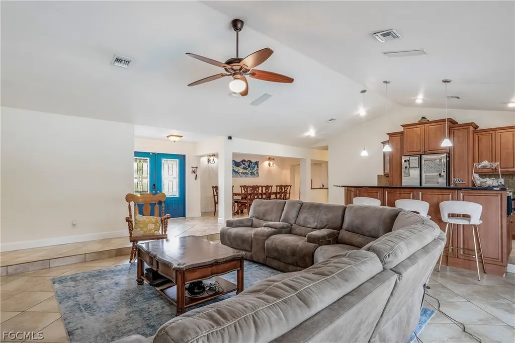1209 SE 19th Street Cape Coral FL 33990