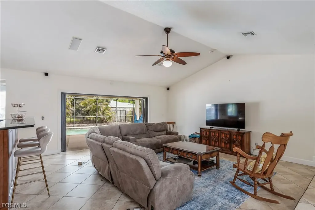 1209 SE 19th Street Cape Coral FL 33990