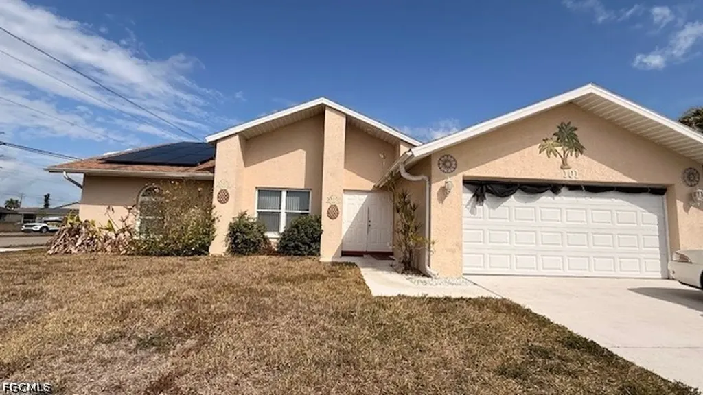 101 SE 43rd Lane Cape Coral FL 33904