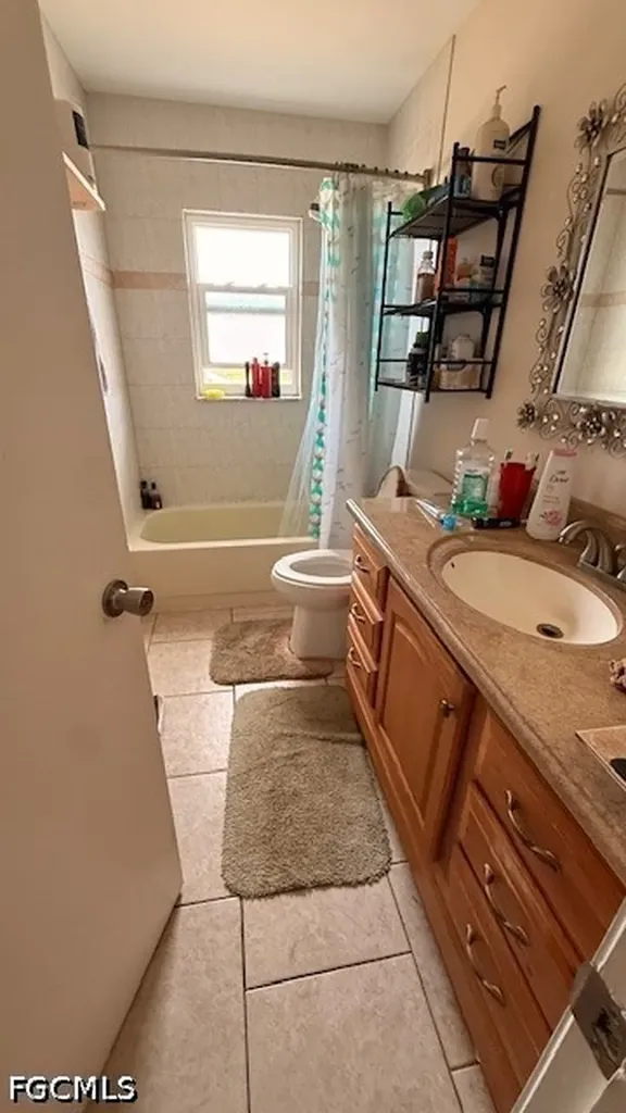 101 SE 43rd Lane Cape Coral FL 33904