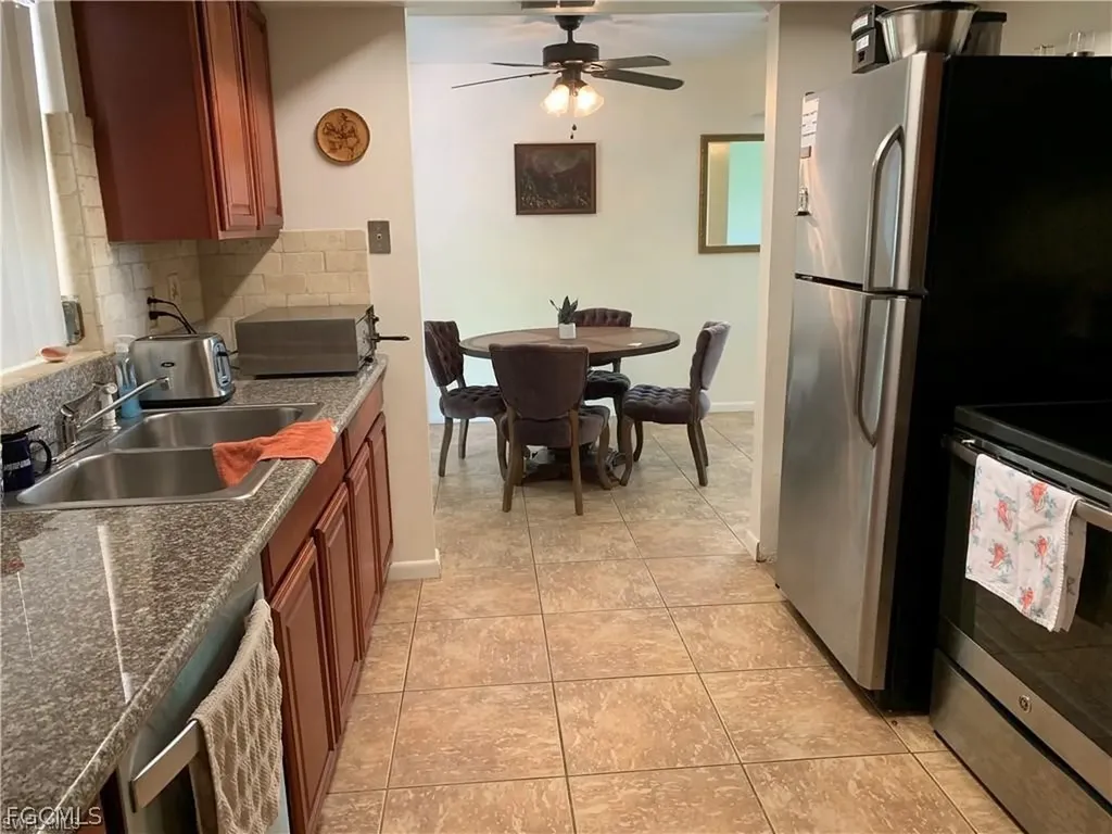 718 SE 46th Lane Cape Coral FL 33904