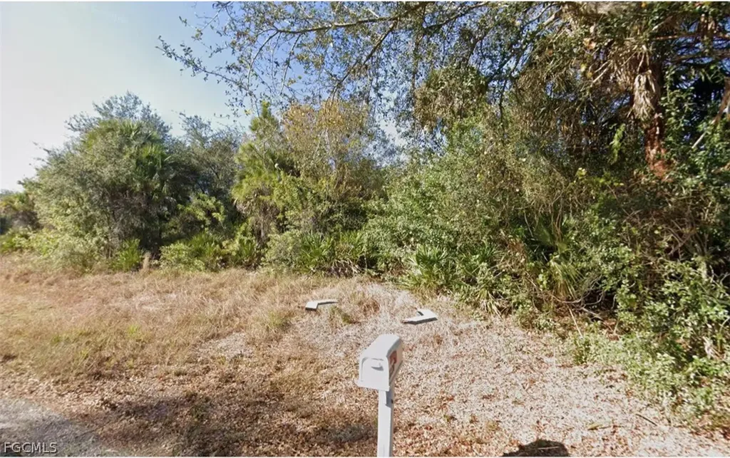 1219 Hillburn Street E Lehigh Acres FL 33974