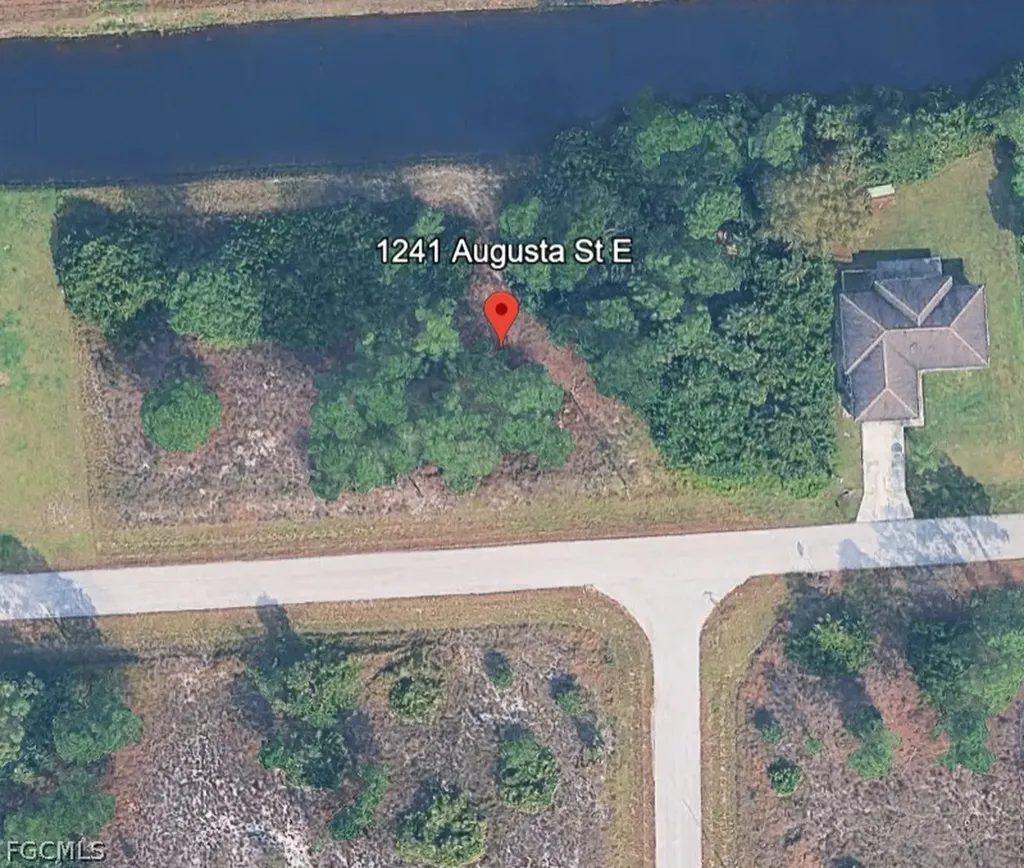 1241 Augusta Street E Lehigh Acres FL 33974