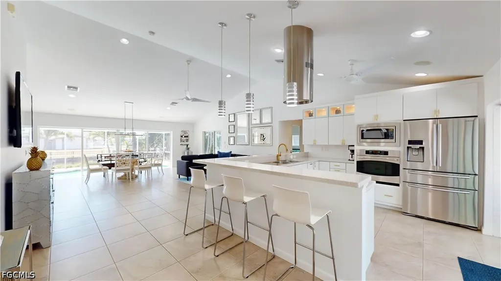 814 El Dorado Parkway E Cape Coral FL 33904