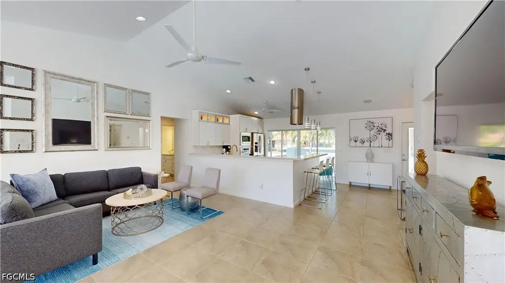 814 El Dorado Parkway E Cape Coral FL 33904