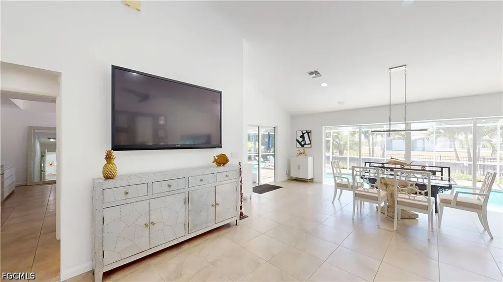 814 El Dorado Parkway E Cape Coral FL 33904