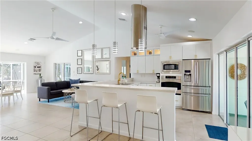 814 El Dorado Parkway E Cape Coral FL 33904