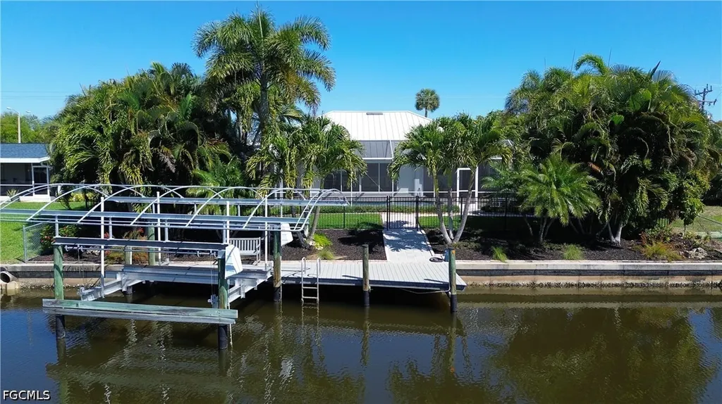 814 El Dorado Parkway E Cape Coral FL 33904