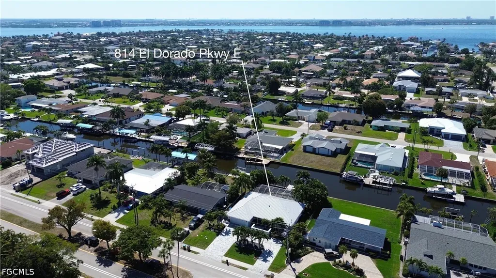 814 El Dorado Parkway E Cape Coral FL 33904