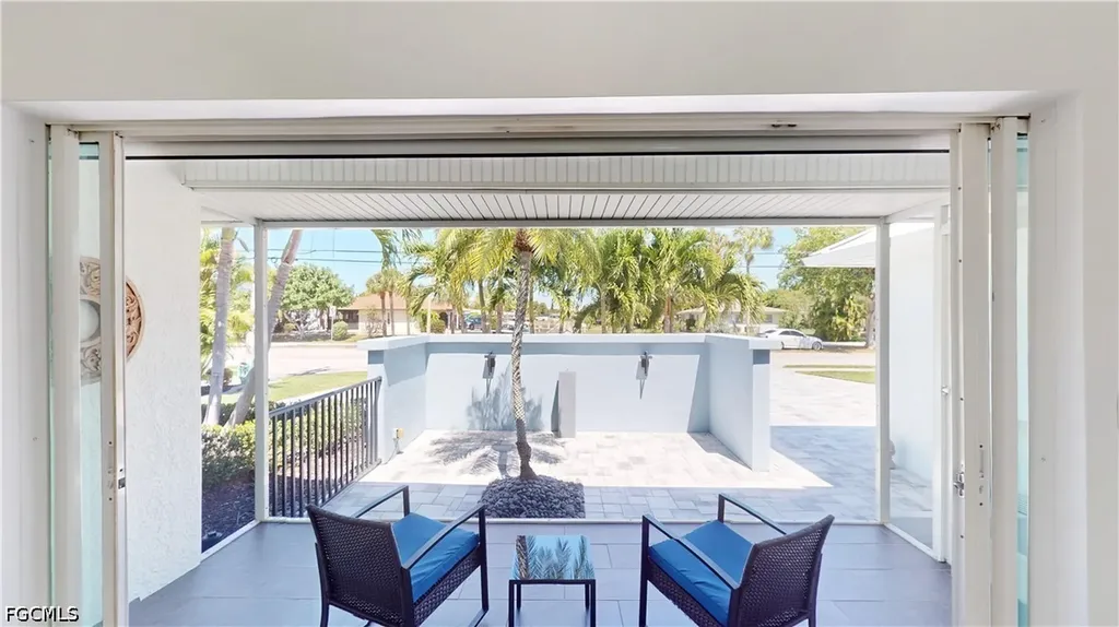 814 El Dorado Parkway E Cape Coral FL 33904