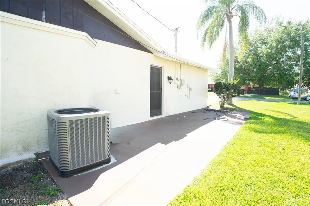 125 Sebring Circle Lehigh Acres FL 33936