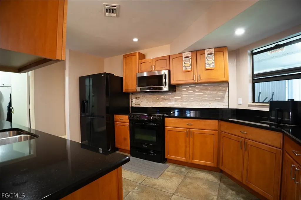 125 Sebring Circle Lehigh Acres FL 33936