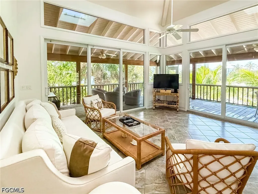 211 White Pelican Drive Upper Captiva FL 33924
