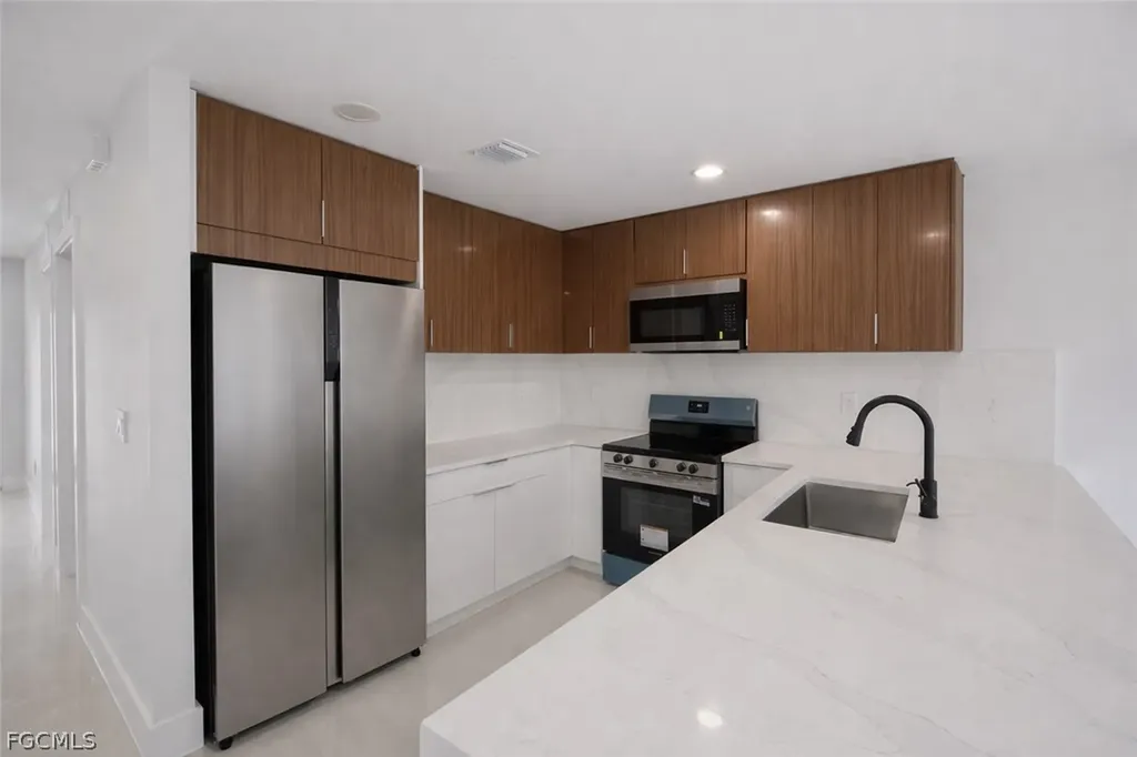4529 18th Street SW Lehigh Acres FL 33973